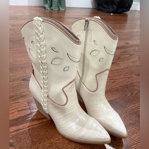 Dolce Vita Women's Cream Western Boots